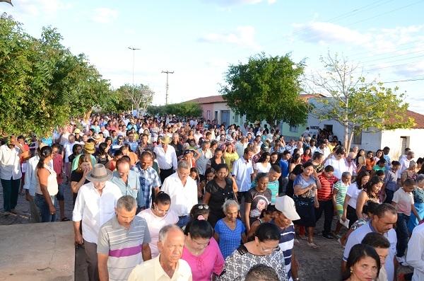 Centenas de fies participam da procissão de Santo Inácio de Loyola   - Imagem 9