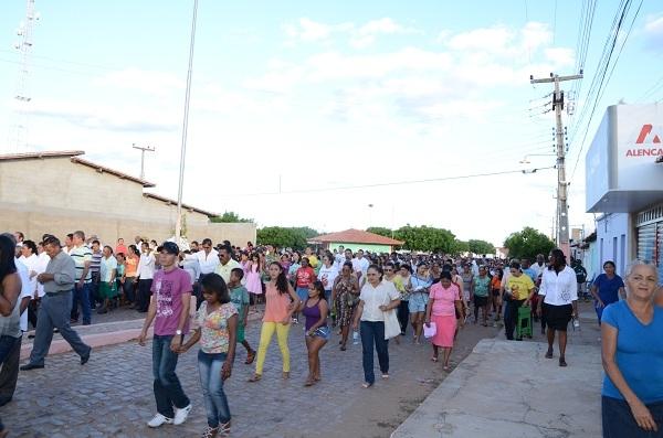 Centenas de fies participam da procissão de Santo Inácio de Loyola   - Imagem 16
