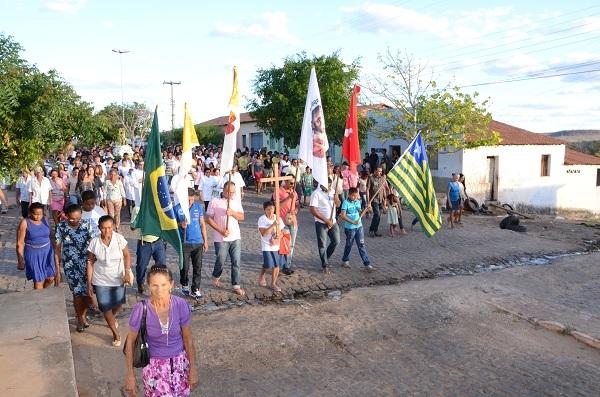 Centenas de fies participam da procissão de Santo Inácio de Loyola   - Imagem 13
