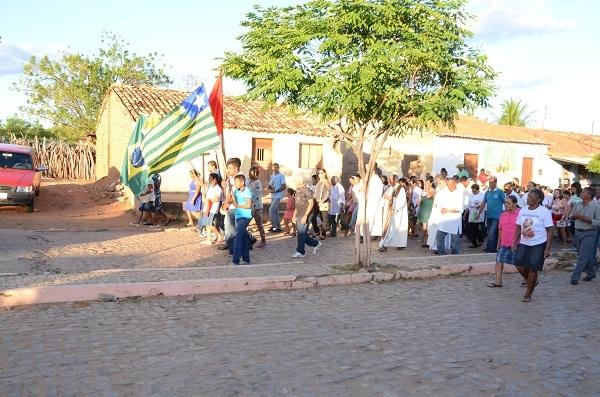 Centenas de fies participam da procissão de Santo Inácio de Loyola   - Imagem 5