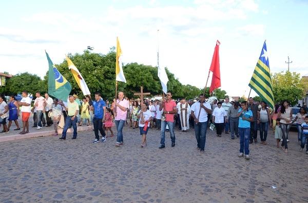 Centenas de fies participam da procissão de Santo Inácio de Loyola   - Imagem 21