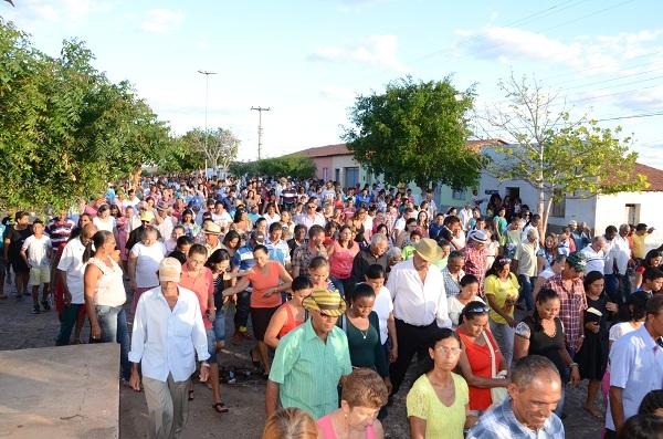 Centenas de fies participam da procissão de Santo Inácio de Loyola   - Imagem 8