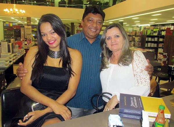 Leandro Lages lota livraria no lançamento de seu segundo livro - Imagem 1