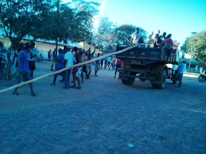 Levantamento do mastro, uma festa tradicional repassada de geração em geração  - Imagem 1