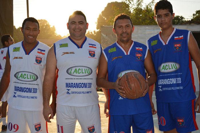 Prefeitura inaugura quadra poliesportiva na comunidade Tucuns em pleno festejo - Imagem 6