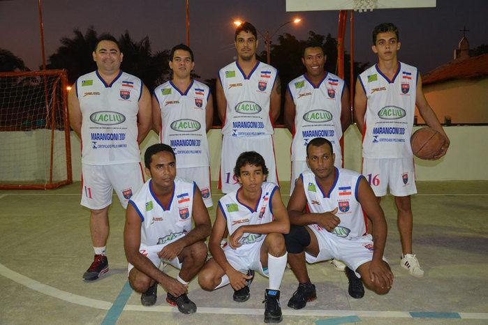 Prefeitura inaugura quadra poliesportiva na comunidade Tucuns em pleno festejo - Imagem 27