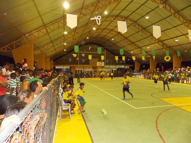 Prefeito Dr. Francisco inaugura Quadra Poliesportiva Coberta da Escola Genésio Moreira - Imagem 80