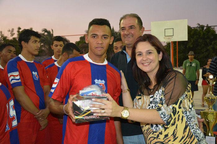 Prefeitura inaugura quadra poliesportiva na comunidade Tucuns em pleno festejo - Imagem 23