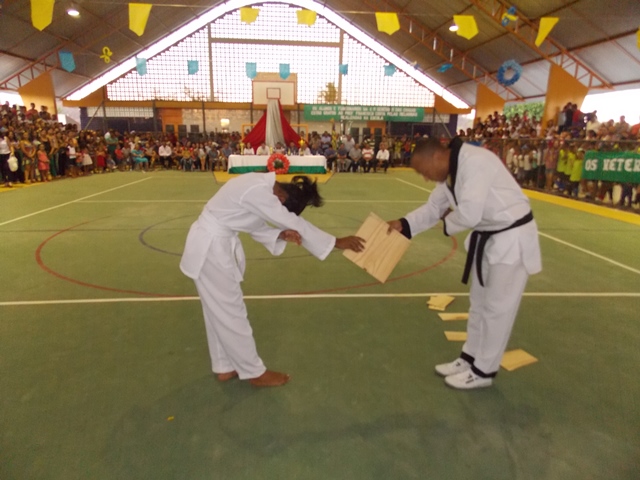 Prefeito Dr. Francisco inaugura Quadra Poliesportiva Coberta da Escola Genésio Moreira - Imagem 33