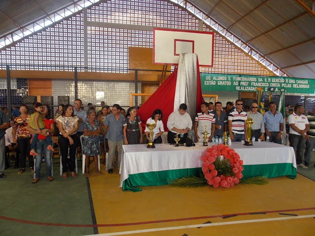 Prefeito Dr. Francisco inaugura Quadra Poliesportiva Coberta da Escola Genésio Moreira - Imagem 23