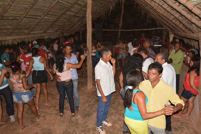 Prefeita Renata Coelho prestigia festejos de Bom Jesus da Lapa na comunidade Morrinhos - Imagem 32