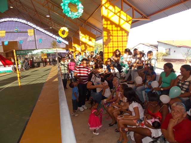 Prefeito Dr. Francisco inaugura Quadra Poliesportiva Coberta da Escola Genésio Moreira - Imagem 1