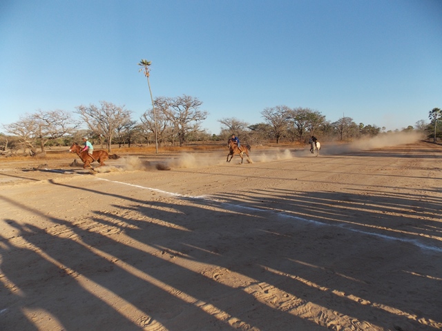 Prefeito Dr. Francisco participa da tradicional festa dos vaqueiros da localidade Jacaré - Imagem 8