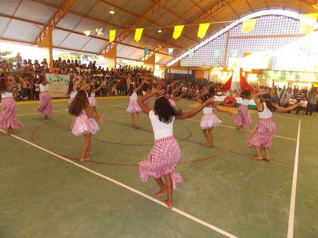 Prefeito Dr. Francisco inaugura Quadra Poliesportiva Coberta da Escola Genésio Moreira - Imagem 30