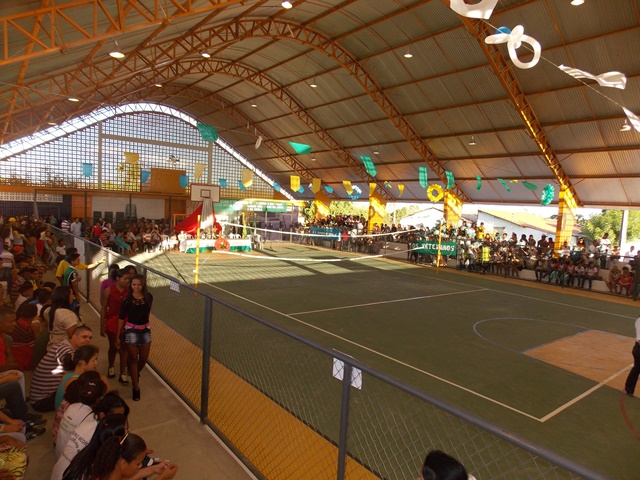 Prefeito Dr. Francisco inaugura Quadra Poliesportiva Coberta da Escola Genésio Moreira - Imagem 9