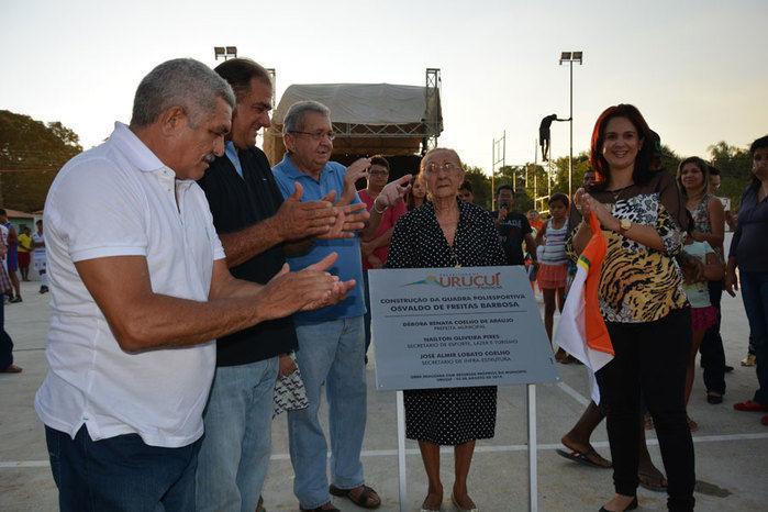 Prefeitura inaugura quadra poliesportiva na comunidade Tucuns em pleno festejo - Imagem 9