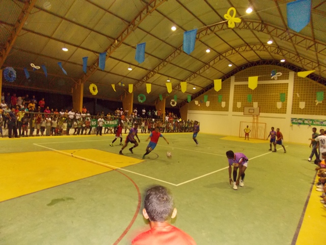 Prefeito Dr. Francisco inaugura Quadra Poliesportiva Coberta da Escola Genésio Moreira - Imagem 75