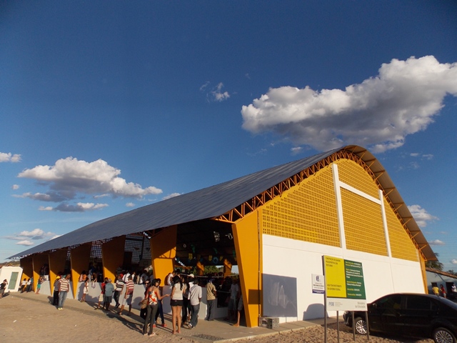 Prefeito Dr. Francisco inaugura Quadra Poliesportiva Coberta da Escola Genésio Moreira - Imagem 11