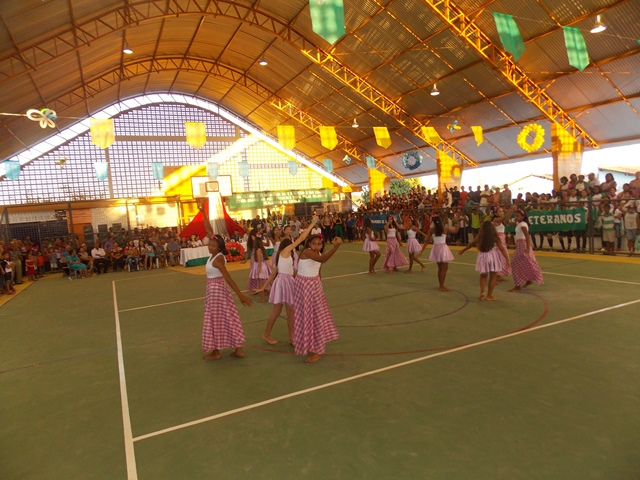 Prefeito Dr. Francisco inaugura Quadra Poliesportiva Coberta da Escola Genésio Moreira - Imagem 29