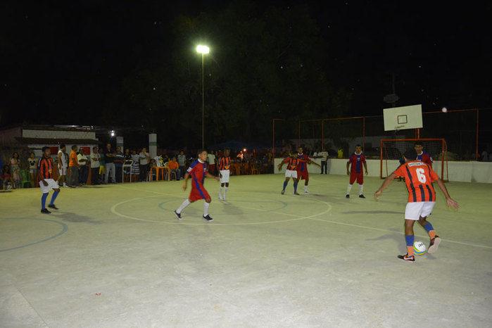 Prefeitura inaugura quadra poliesportiva na comunidade Tucuns em pleno festejo - Imagem 38