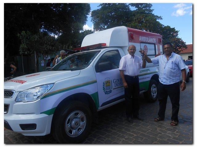 Dr. Moura conseguiu em parceria com a Secretarria do Estado uma ambulância para o Hospital Inhazinha Nunes - Imagem 1