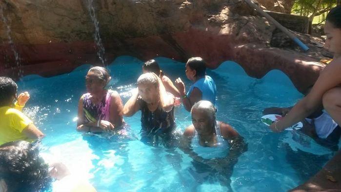 Idosos de Francinópolis participam de passeio na Fazenda Aleluia em Inhuma - PI - Imagem 4