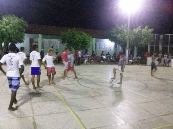 Alunos do EJA participam de torneio esportivo - Imagem 5