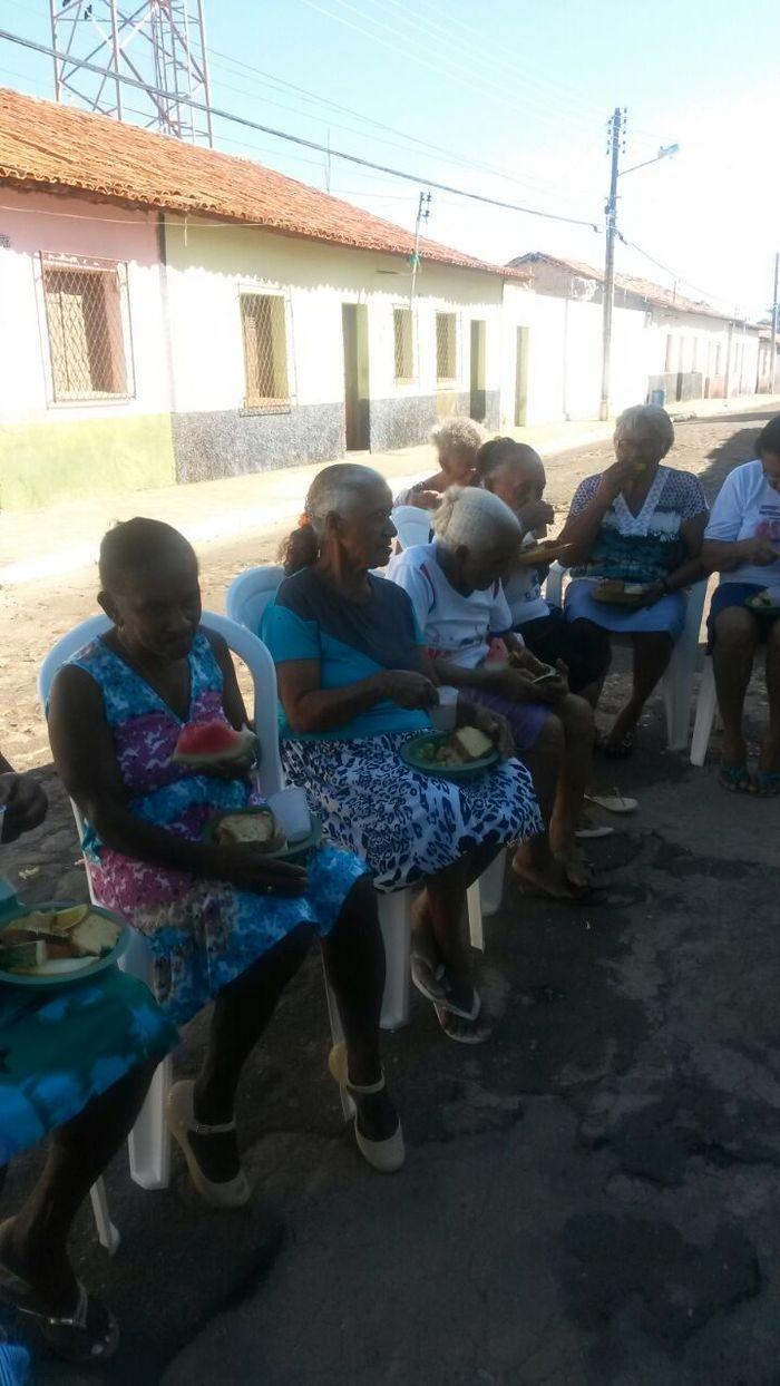 CRAS realiza café da manhã com idosos - Imagem 10