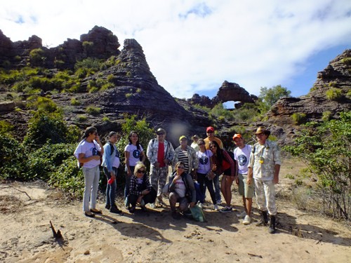 Alunos do curso de história da FADESB visitam Sitio Arqueológico em São José do Piauí. - Imagem 9