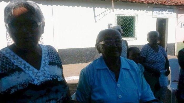 CRAS realiza café da manhã com idosos - Imagem 27