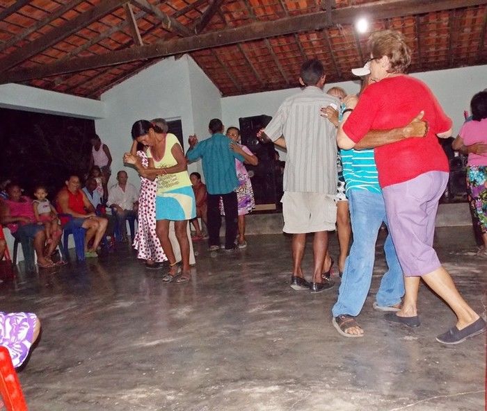 Secretaria Municipal de Assistência Social realiza tarde de lazer aos Idosos do município  - Imagem 8