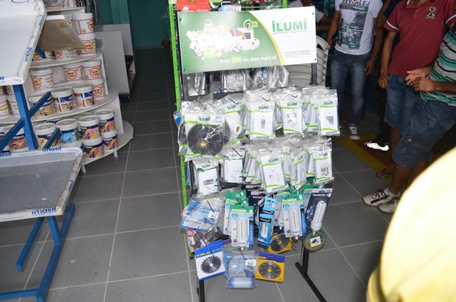 Vera Mendes: Inaugurada a mais nova loja de material de construção. - Imagem 12