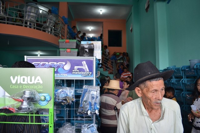 Vera Mendes: Inaugurada a mais nova loja de material de construção. - Imagem 24