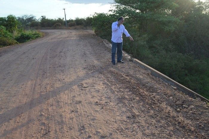 Prefeito Bernildo Val visita estrada recém recuperada na zona rural - Imagem 1