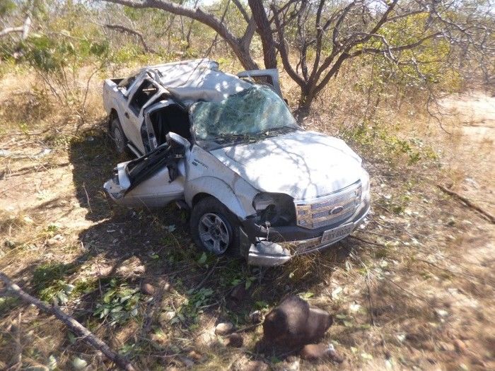 Acidente na BR 135 deixa vítima fatal; carro vinha de São Paulo e capotou próximo a Redenção do Gurgueia - Imagem 3