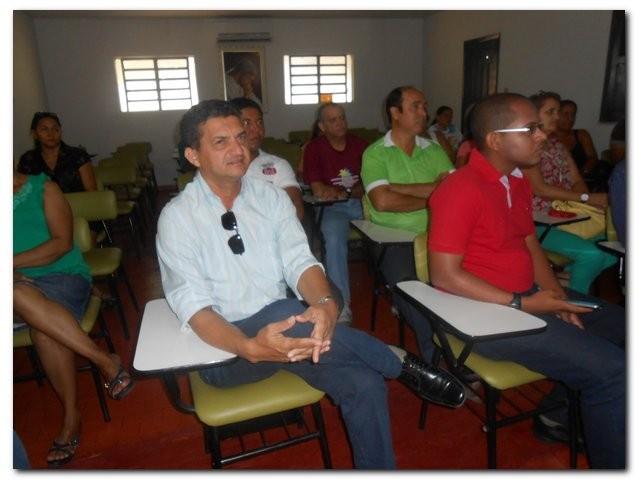 SEBRAE realiza reunião com comerciantes e pequenos micro-empreendedores sobre a Lei Geral Municipal - Imagem 3