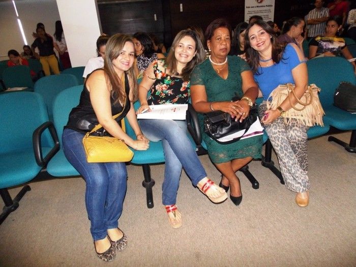 Primeira dama e idealizadora do Projeto Neylivia Oliveira da Costa “Mulher Viva”, Lindyane Batista recebe homenagem do Ministério Público do Estado - Imagem 5