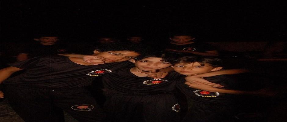 Associação Kuen Tao de Kung Fu realiza demonstração de artes marciais no bairro pequizeiro.