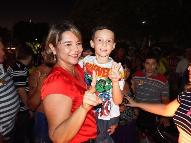 Candita Janainna Marques realiza reunião em Esperantina - Imagem 4