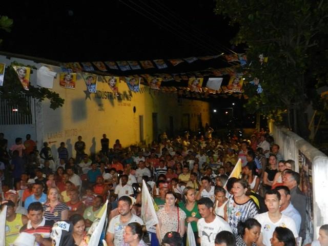 Candita Janainna Marques realiza reunião em Esperantina - Imagem 28