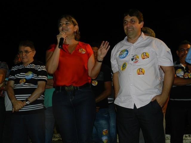 Candita Janainna Marques realiza reunião em Esperantina - Imagem 34