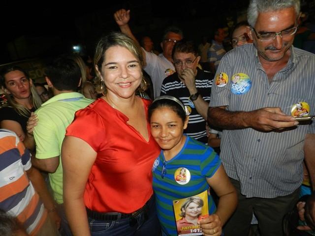 Candita Janainna Marques realiza reunião em Esperantina - Imagem 39