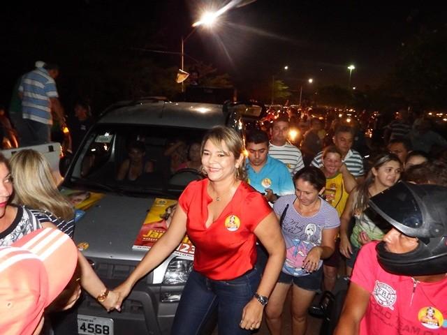 Candita Janainna Marques realiza reunião em Esperantina - Imagem 6