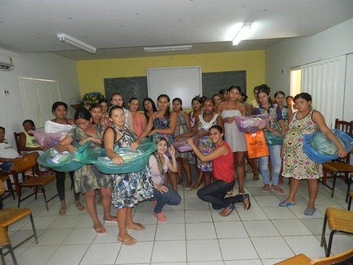 SEMAS entregou kit de enxoval para gestantes de Esperantina - Imagem 2