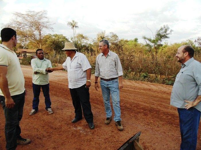 Prefeito Zé Resende recebe representantes da empresa RM responsável pelo asfaltamento da PI 331 - Imagem 2