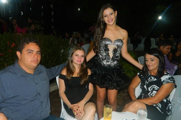 Aniversário de Zayra Meneses comemorado  em grande estilo - Imagem 27