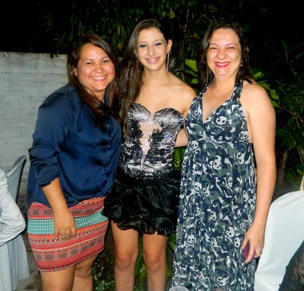 Aniversário de Zayra Meneses comemorado  em grande estilo - Imagem 7