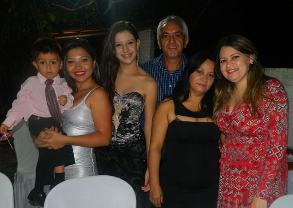 Aniversário de Zayra Meneses comemorado  em grande estilo - Imagem 28