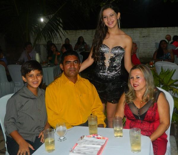 Aniversário de Zayra Meneses comemorado  em grande estilo - Imagem 42