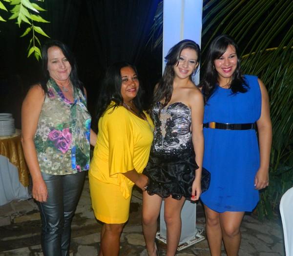 Aniversário de Zayra Meneses comemorado  em grande estilo - Imagem 38